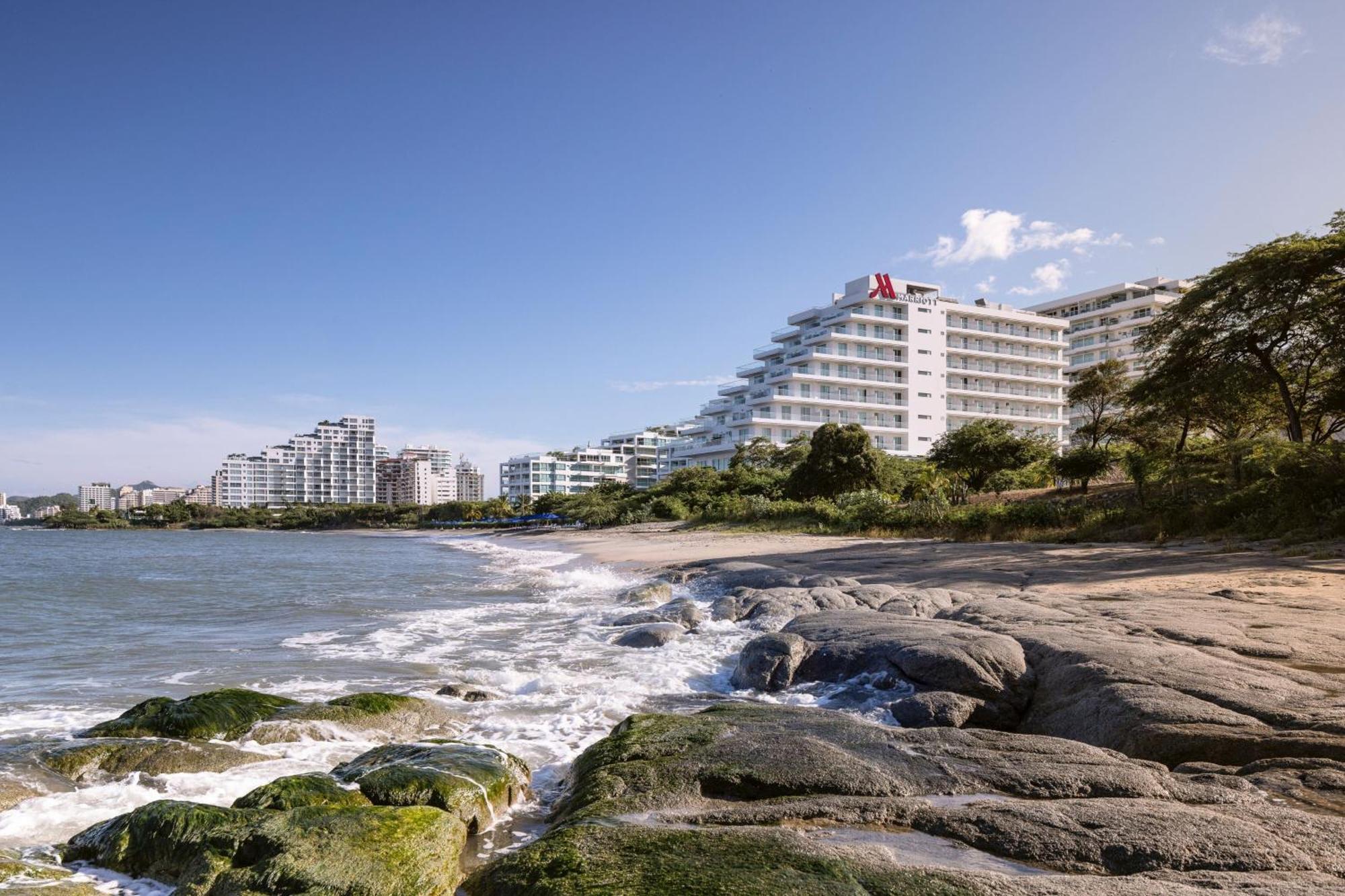 Santa Marta Marriott Resort Playa Dormida Екстериор снимка The hotel from the beach