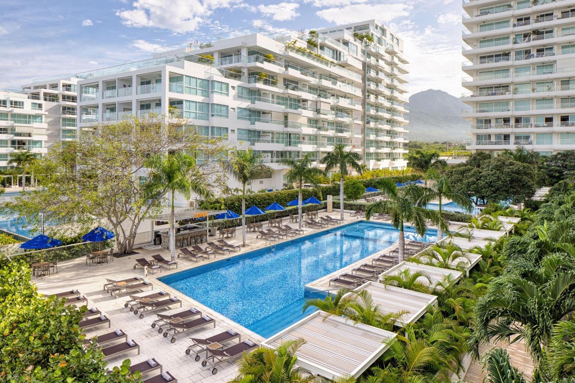 Santa Marta Marriott Resort Playa Dormida Екстериор снимка The swimming pool at the hotel